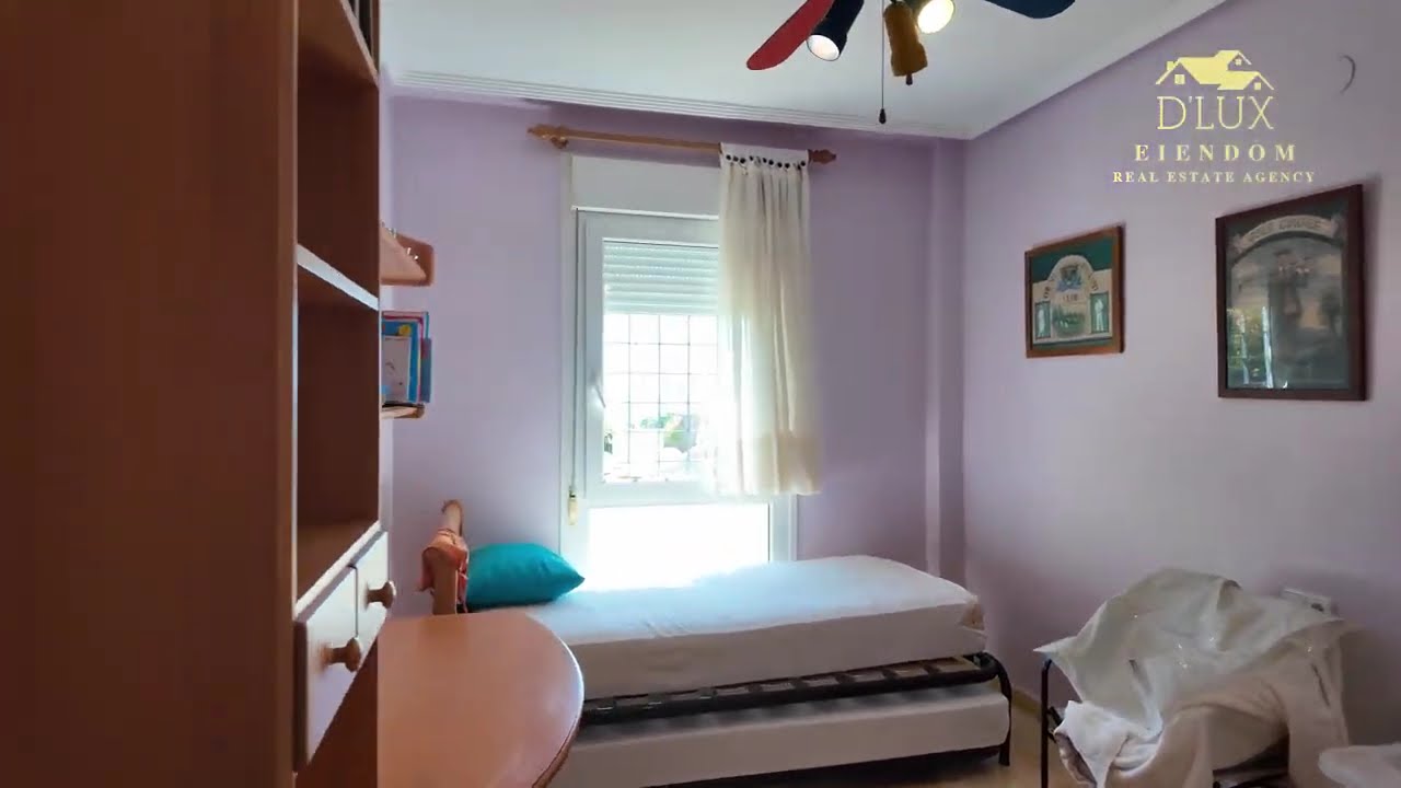 A beachfront villa in Campoamor where the whole family fits and the sea is always right there!