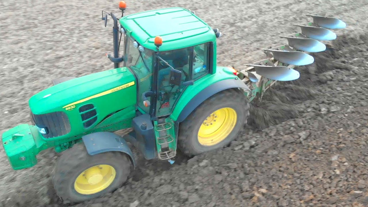 Dowdeswell DP7 D2 and John Deere 6930 Ploughing Cultivated Wheat Stubble