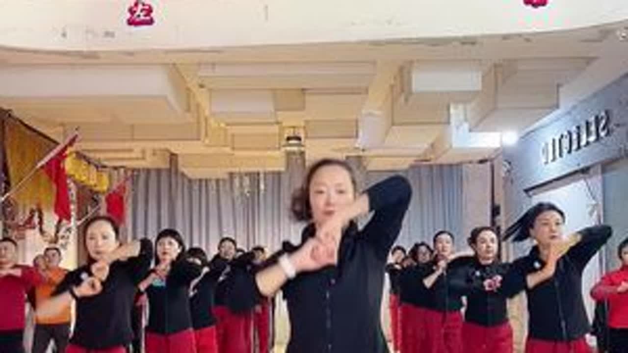 《把我弄丢了其实挺好》音乐好听，但歌名不好听，可不能把我弄丢哦！#正能量有氧健身操 #健身操简单易学 #健身操简单易学适合初学者