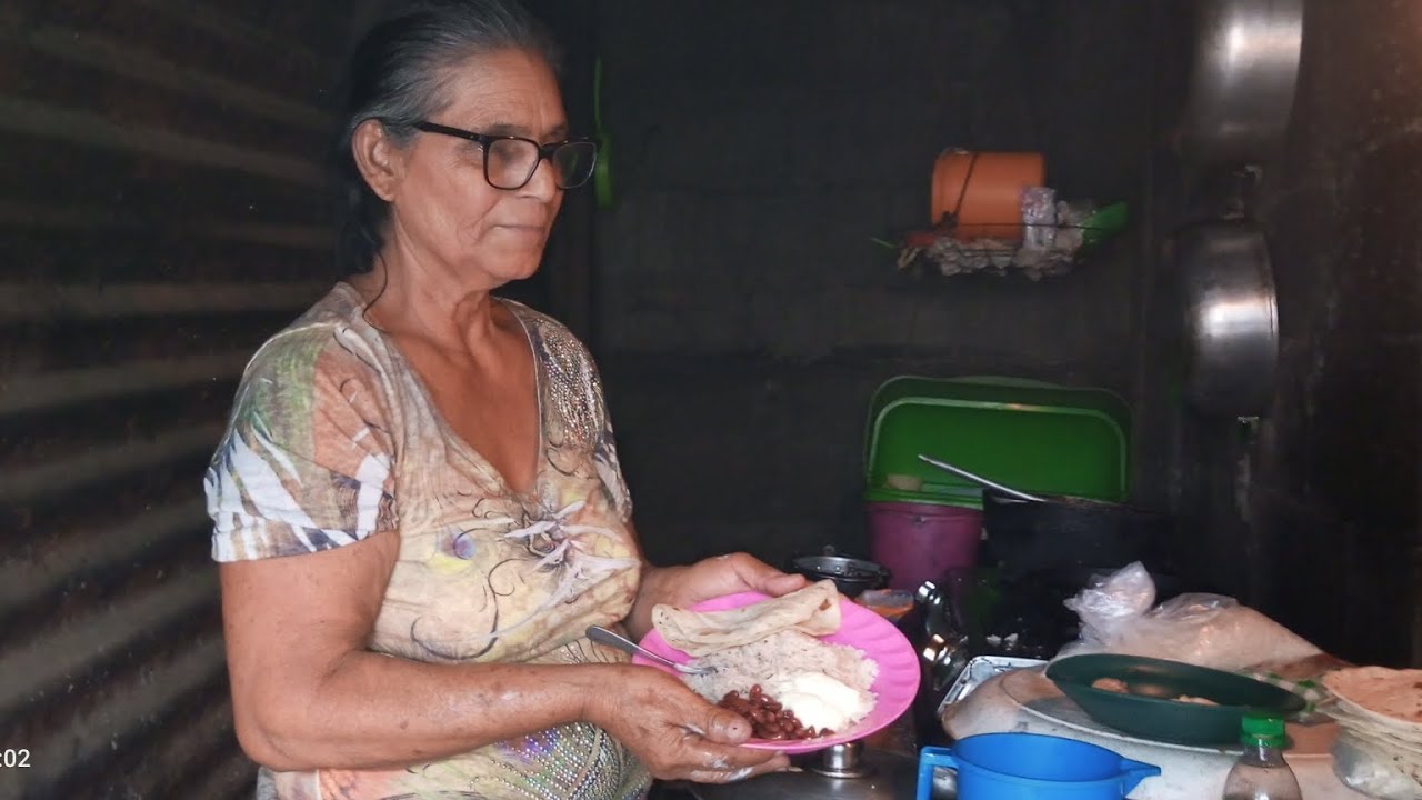 Almuerzo de una familia pobre en Nicaragua.