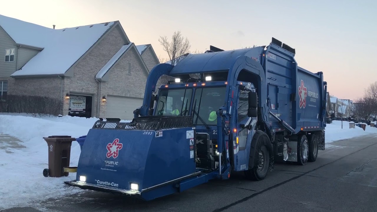 Brand New Garbage Truck At The End Of A Contract- Republic Mack Heil Curotto