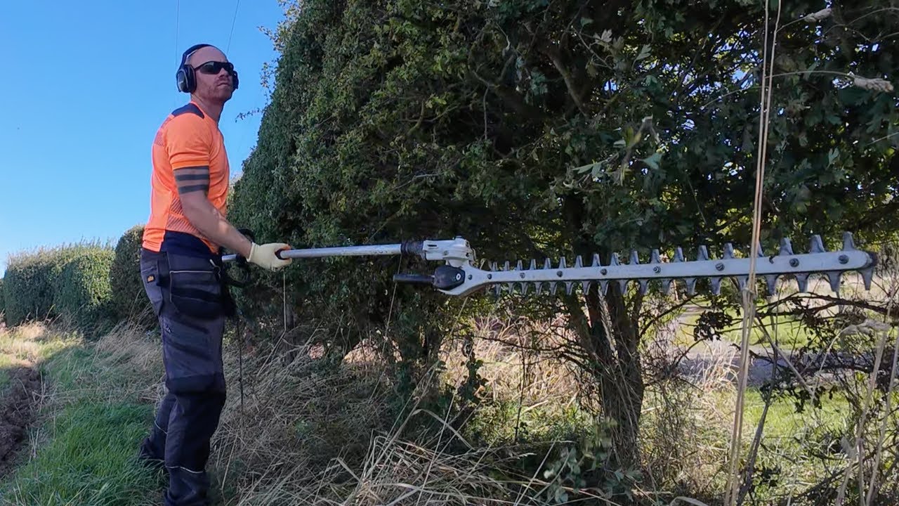 TRANSFORMING OVERGROWN HEDGES at a STUNNING Scottish Farm Cottage