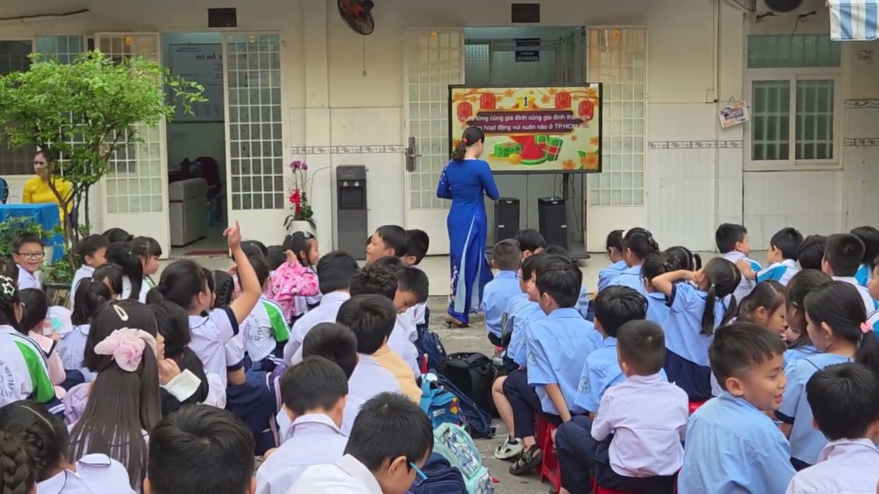 Hoạt động trải nghiệm khối lớp 5: Hội chợ xuân và quản lý chi tiêu