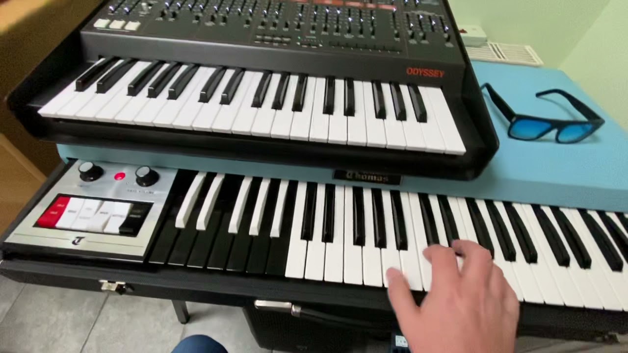 Combo organ heavan with a rare Thomas P-350 ‘blue jaguar’