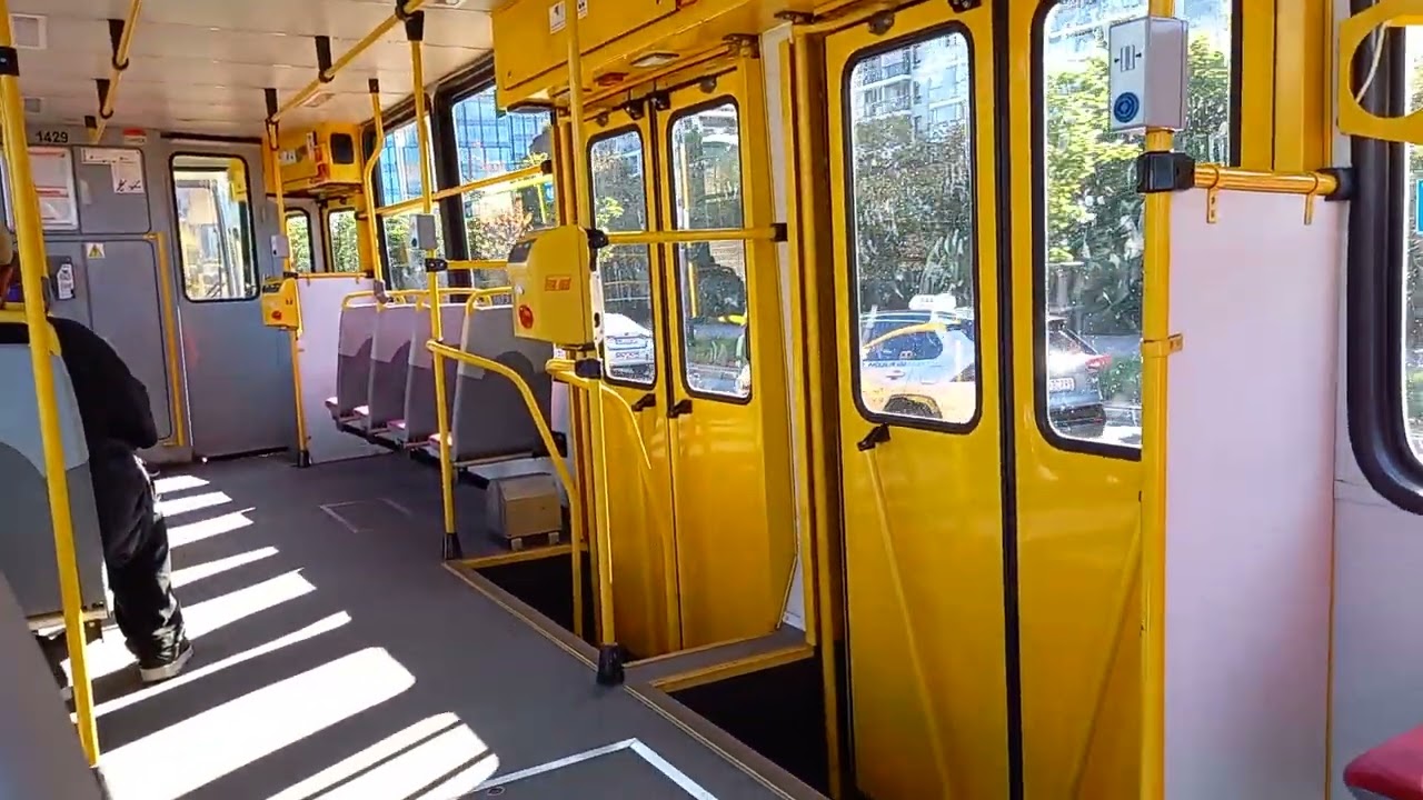 Przejazd warszawskim tramwajem Konstal 105Na #1429 linia 22