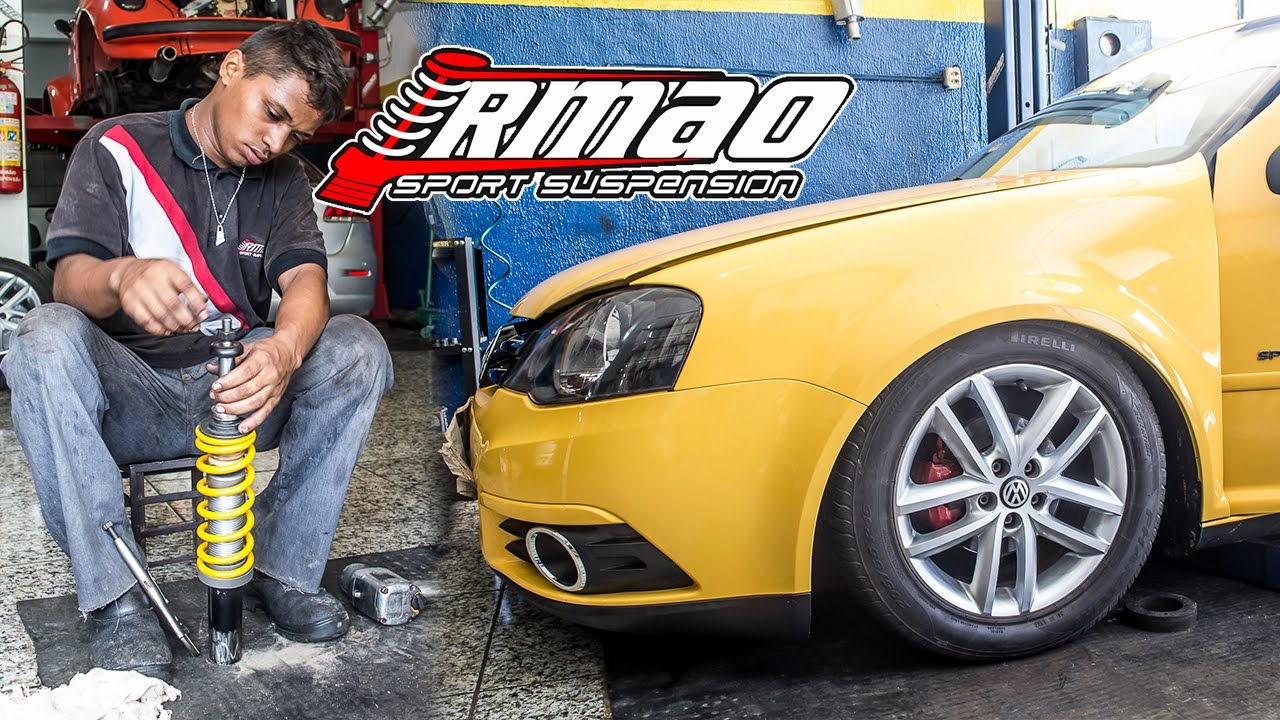 Golf Sportline Limited Edition amarelo fazendo suspensão de rosca