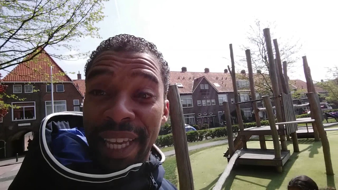 Ado Den Haag speler bezoekt basisschool De Springplank