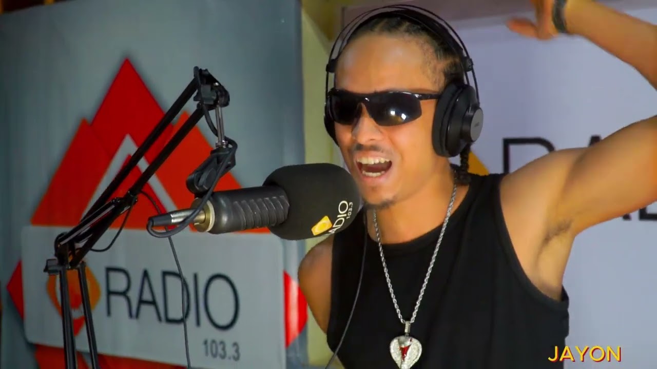 FATTS,OUSU LEIGH,JAYON LIVE IN FREESTYLE SESSION QRADIO WITH DJ COUNTRYMAN 