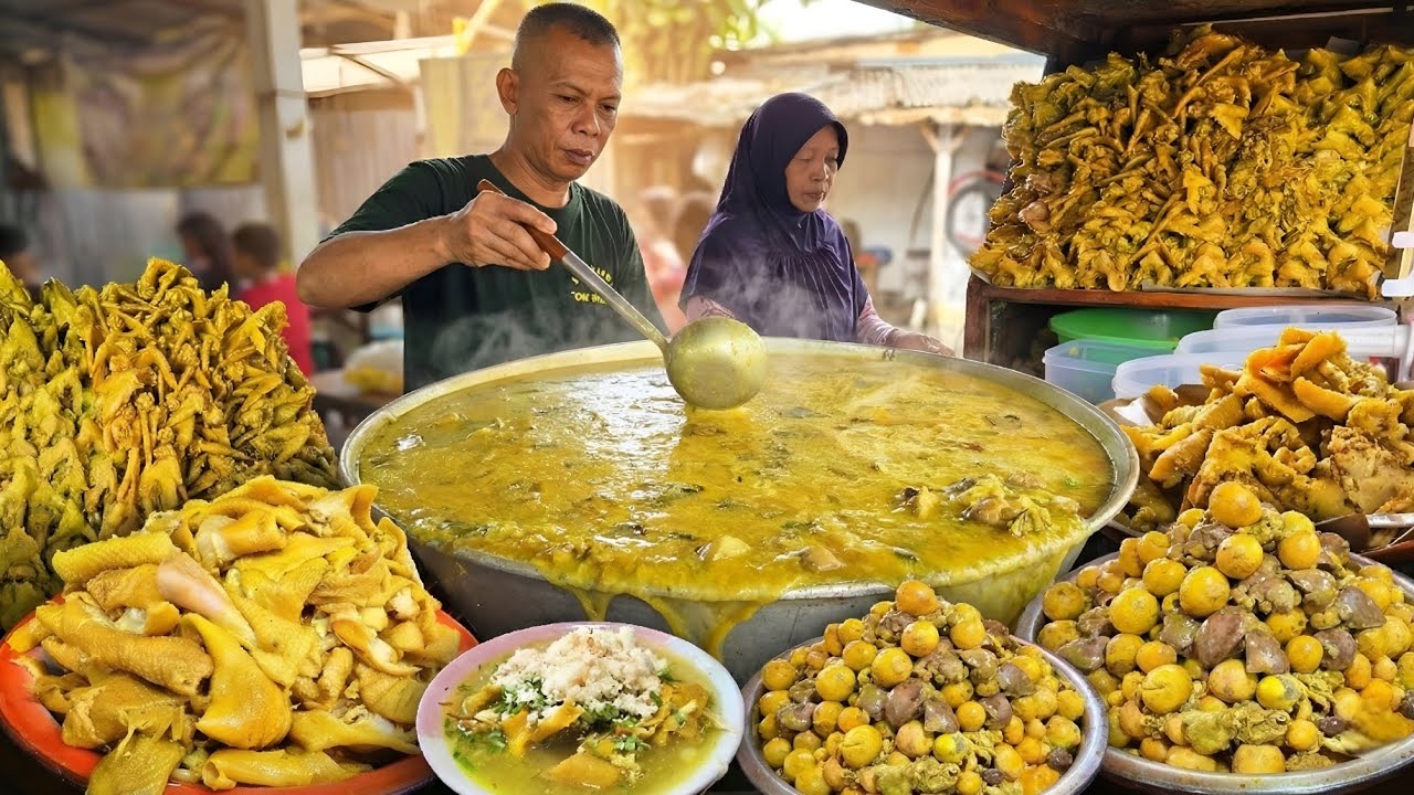PENJUALNYA NGAMUK?? SOTO 15 RIBU PORSI GUNUNG, KUAHNYA DISIRAM SAMPAI TUMPAH SE-MEJA!