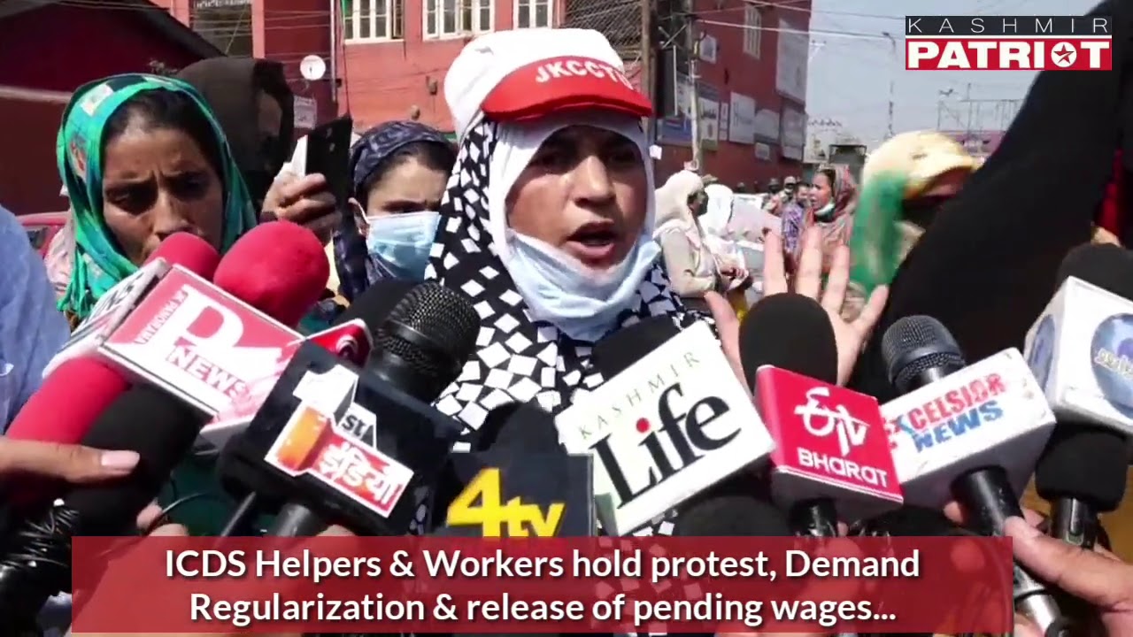 ICDS Helpers & Workers hold protest, Demand Regularization & release of pending wages...