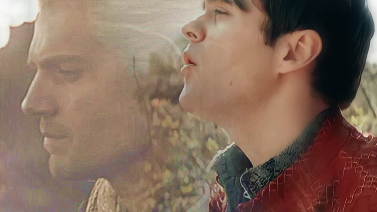 Jaskier Daydream-Singing&trade;️ &hellip;(he thought he was alone)  |  Geraskier