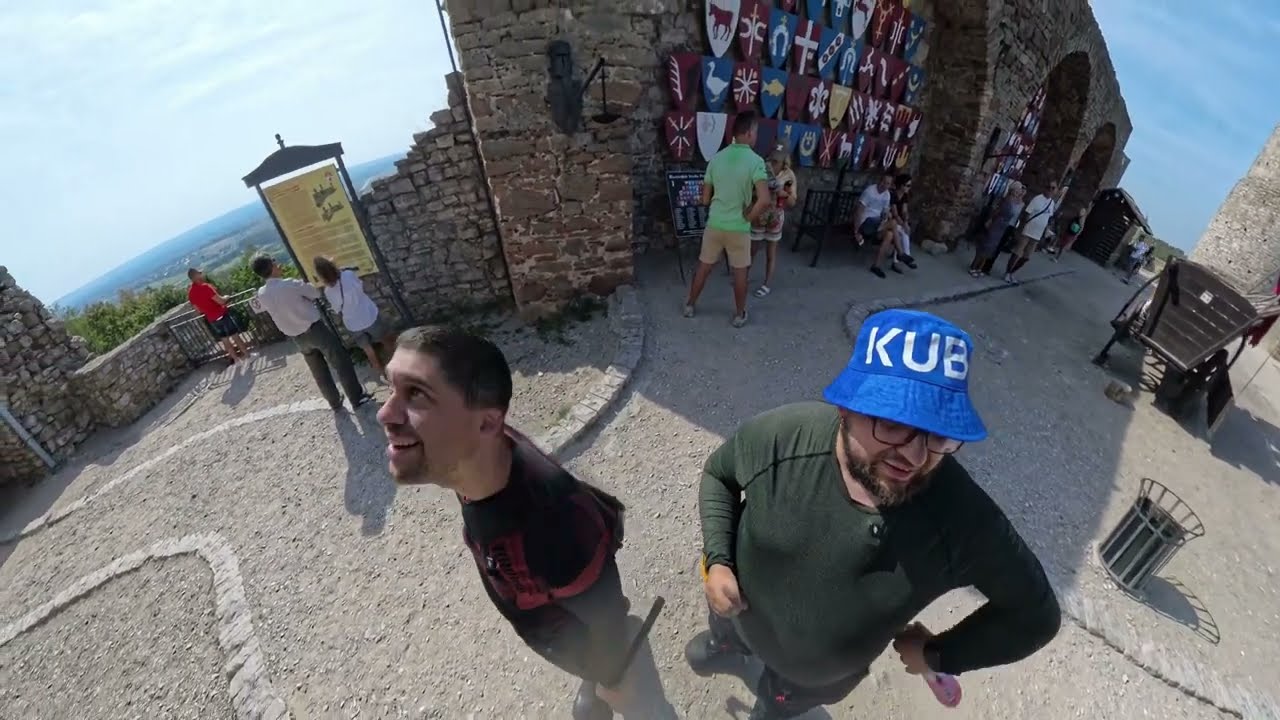 Dwa Gamonie w Jurze. Czyli motocyklowe zamki, burgery i upał.
