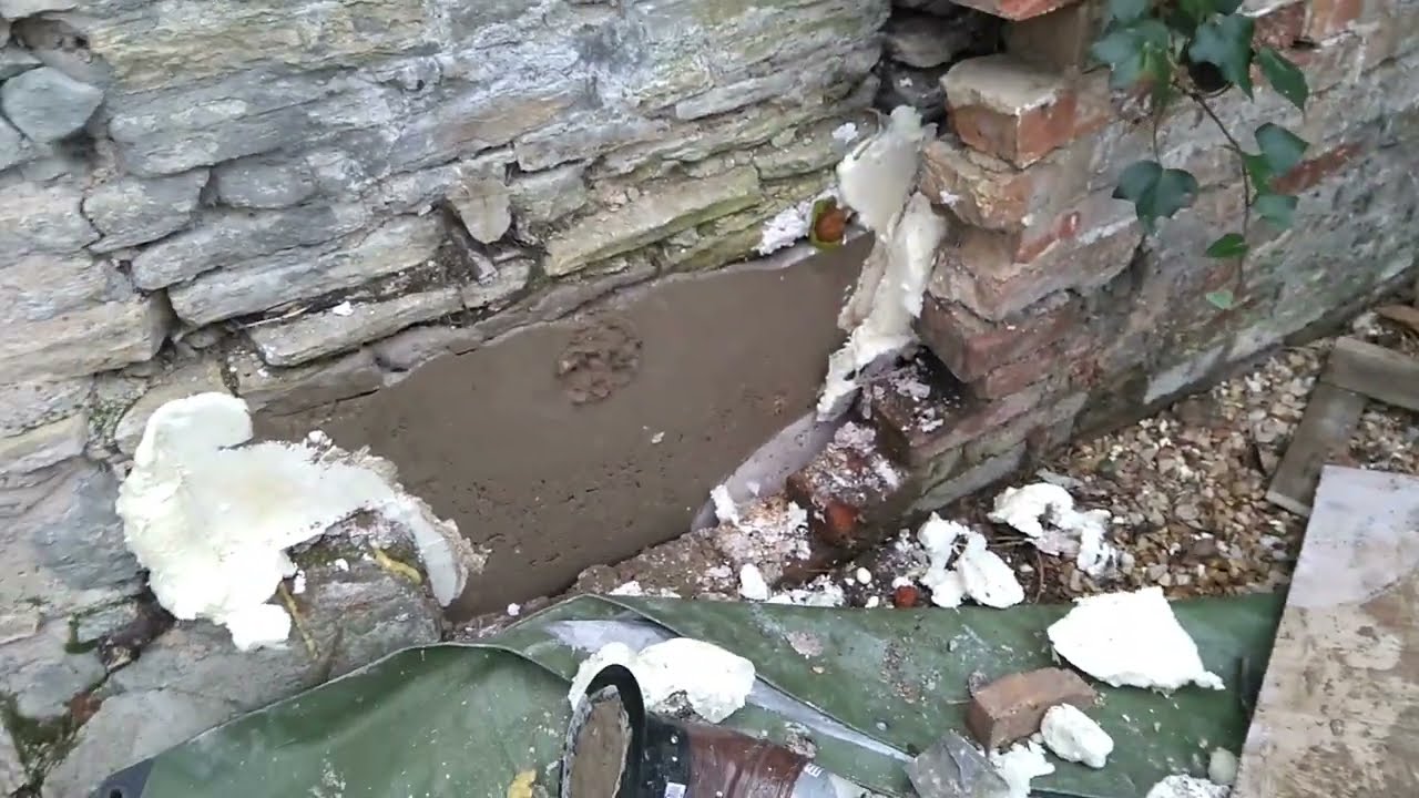 Underpinning wall with concrete (DIY experi-mental) (25+)