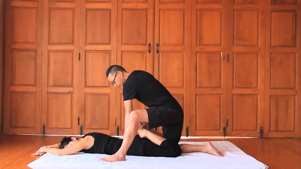 Thunderbolt (Coup de tonnerre) - Reviewing Thai Massage Techniques with Kam Thye Chow