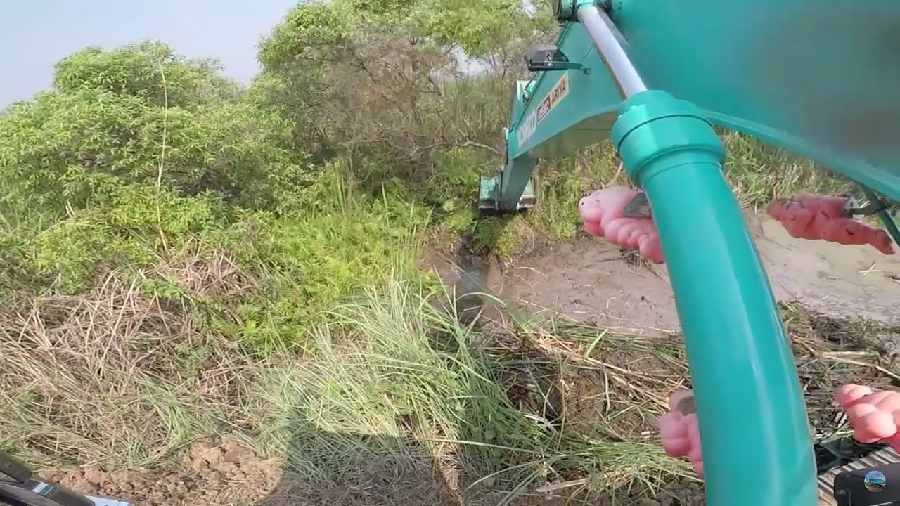 งานขุดลอกคลอง Ep.5 งานนี้กล้องเลอะแน่นอนครับ555 Excavator Kobelco sk200-8
