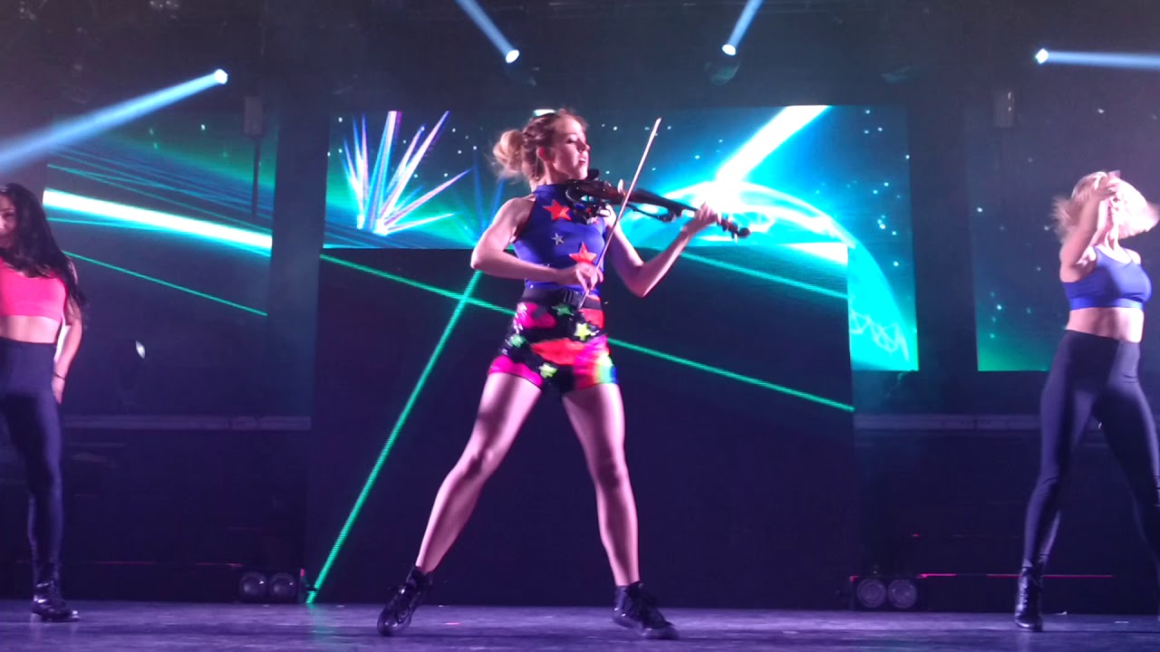 Lindsey Stirling Roundtable rival-feeling fade-final Guadalajara 2017