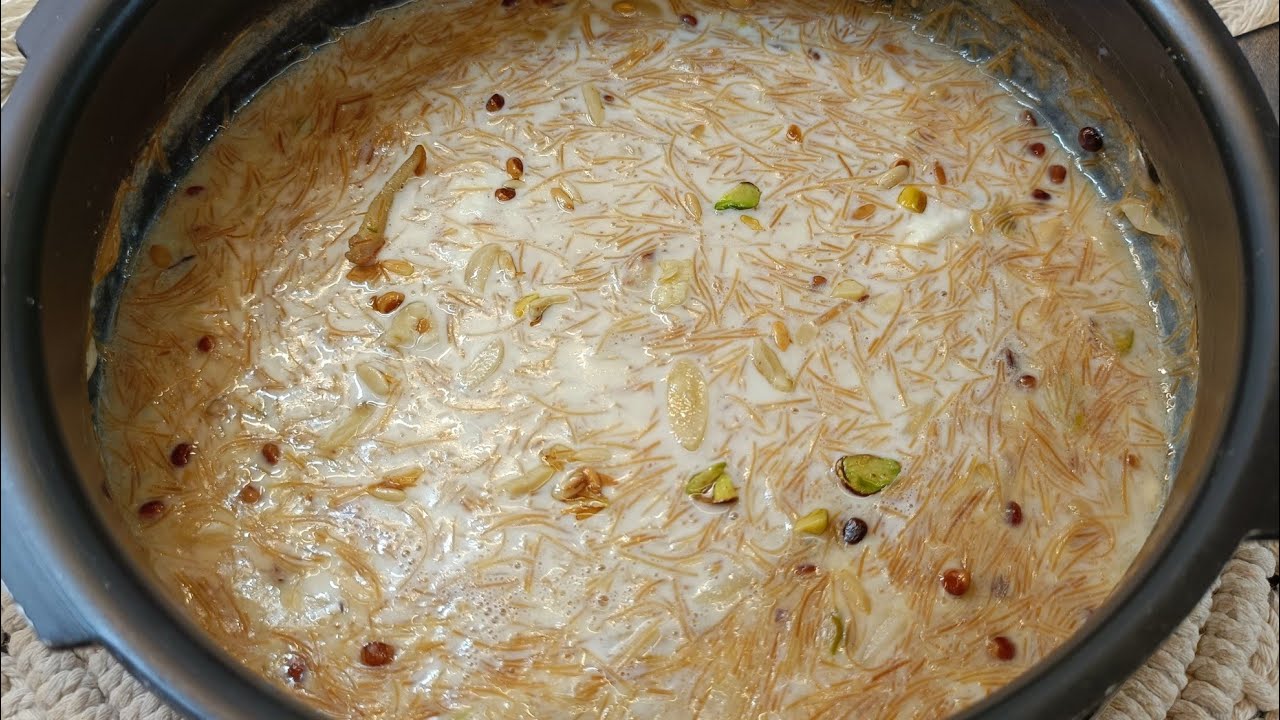 Eid special sheer khurma Recipe || शीर खुरमा बनाने का सबसे आसान तरीका by dishesbylaiva 