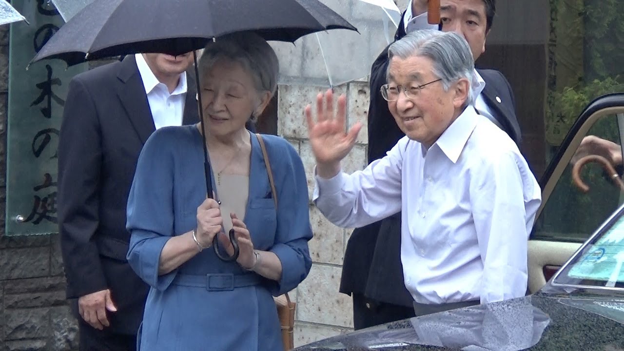 両陛下、正田邸跡の公園を２年ぶりに訪問　私的な外出で