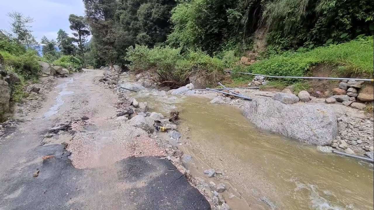 Condition of road and pipe due to cloudburst in Shankar Dehra of Thunag || Himachal Pradesh, India