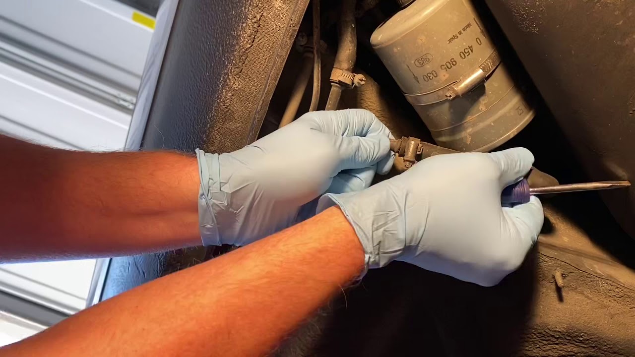 How to: BMW E30 Fuel Filter Replacement