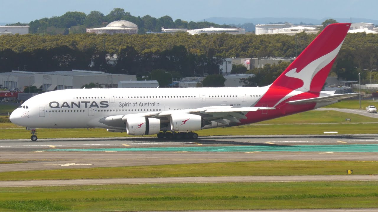 Qantas Airbus A380-842 [VH-OQB] | Landing at Brisbane Airport