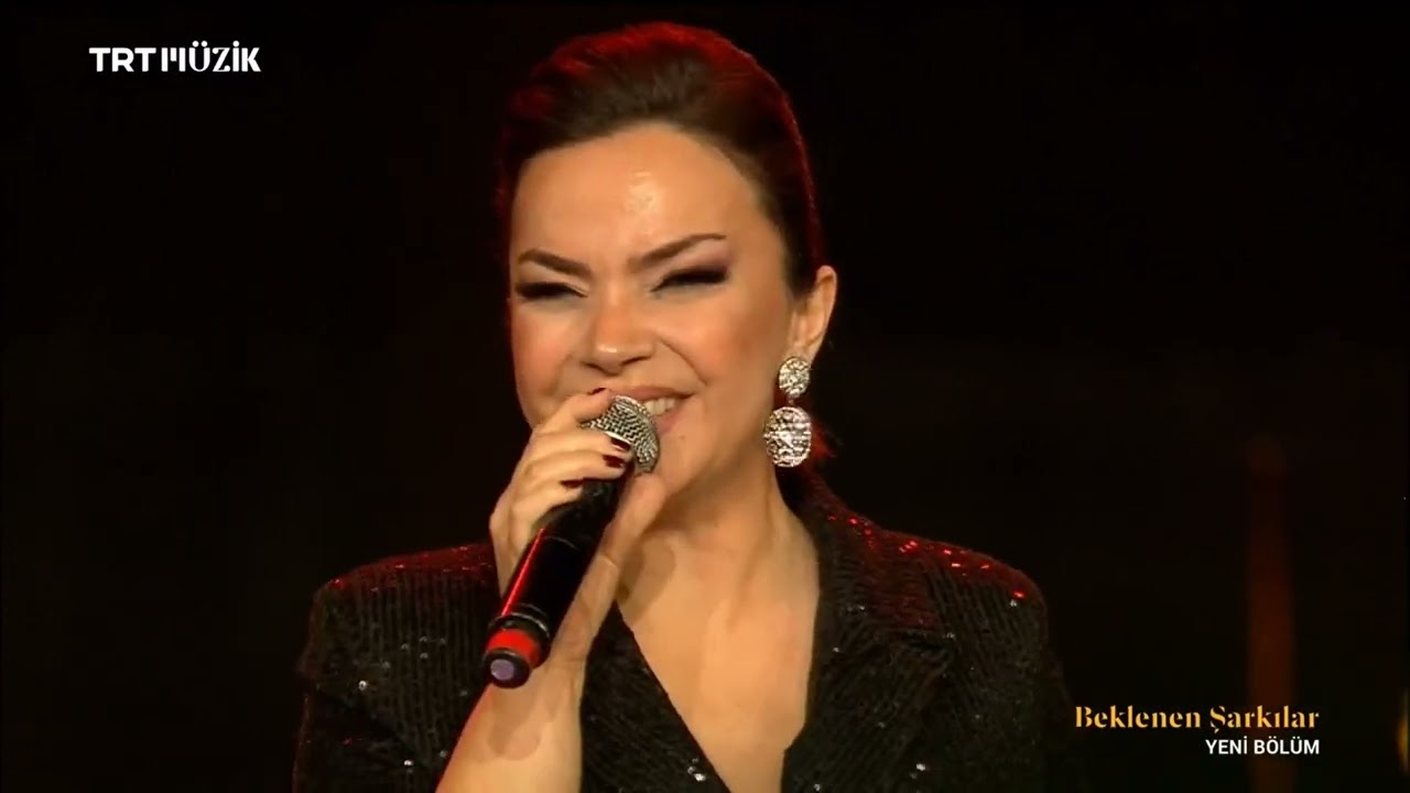 Esra İçöz -  Dışarda Bir Yaz Yağmuru ( TRT Müzik Beklenen Şarkılar 28 Nisan 2022 )
