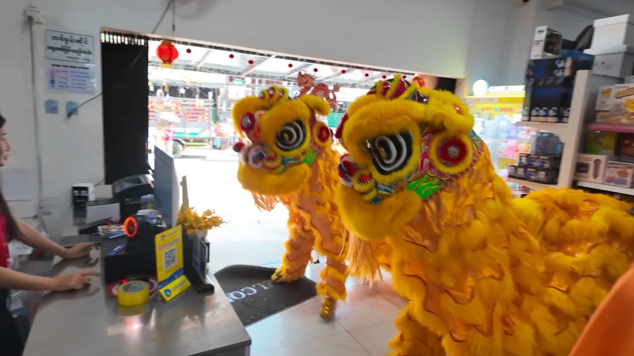 Celebrating 🧧 Chinese New Year With 🦁Lion Dance Vlog