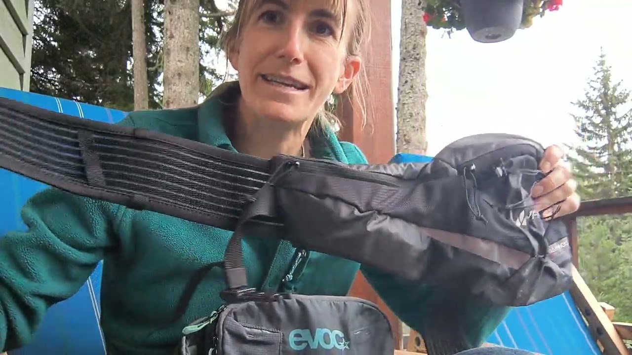 Review: Evoc Hip Pouch 1L vs. Vaude Uphill Hip Pack 2