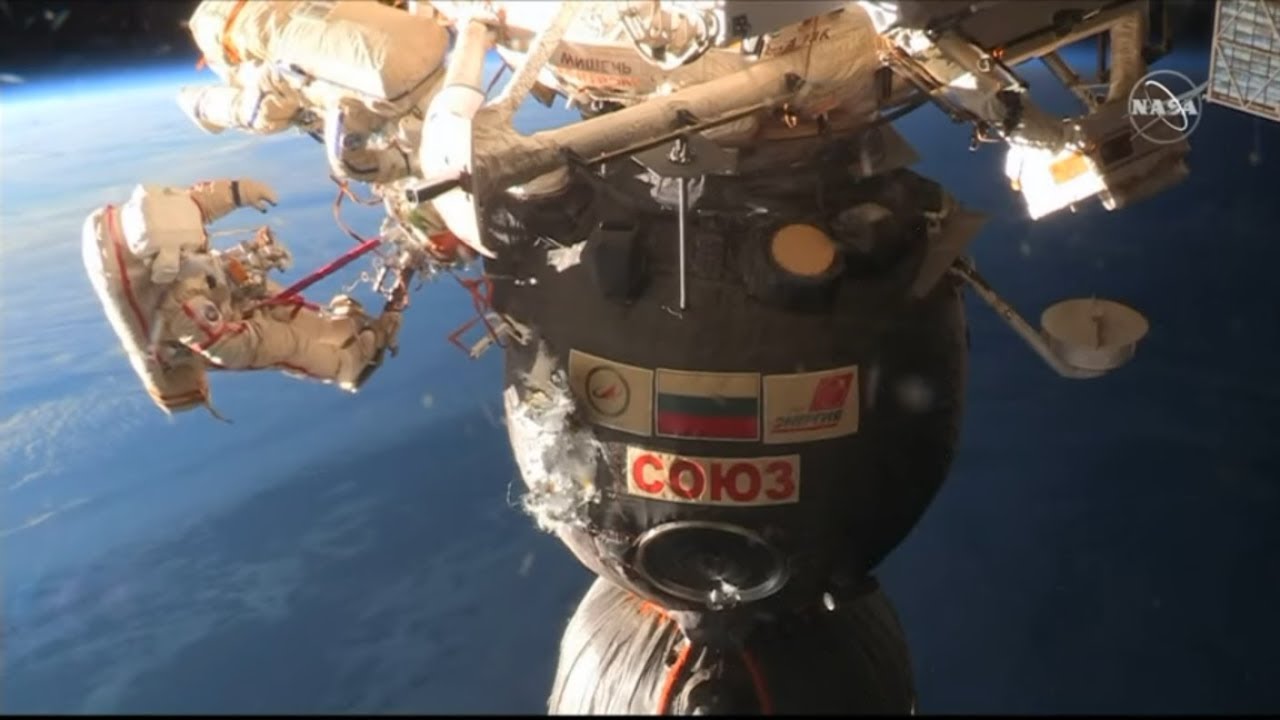 ISS: Kosmonauten untersuchen mysteri&ouml;ses Loch der Sojus-Raumkapsel