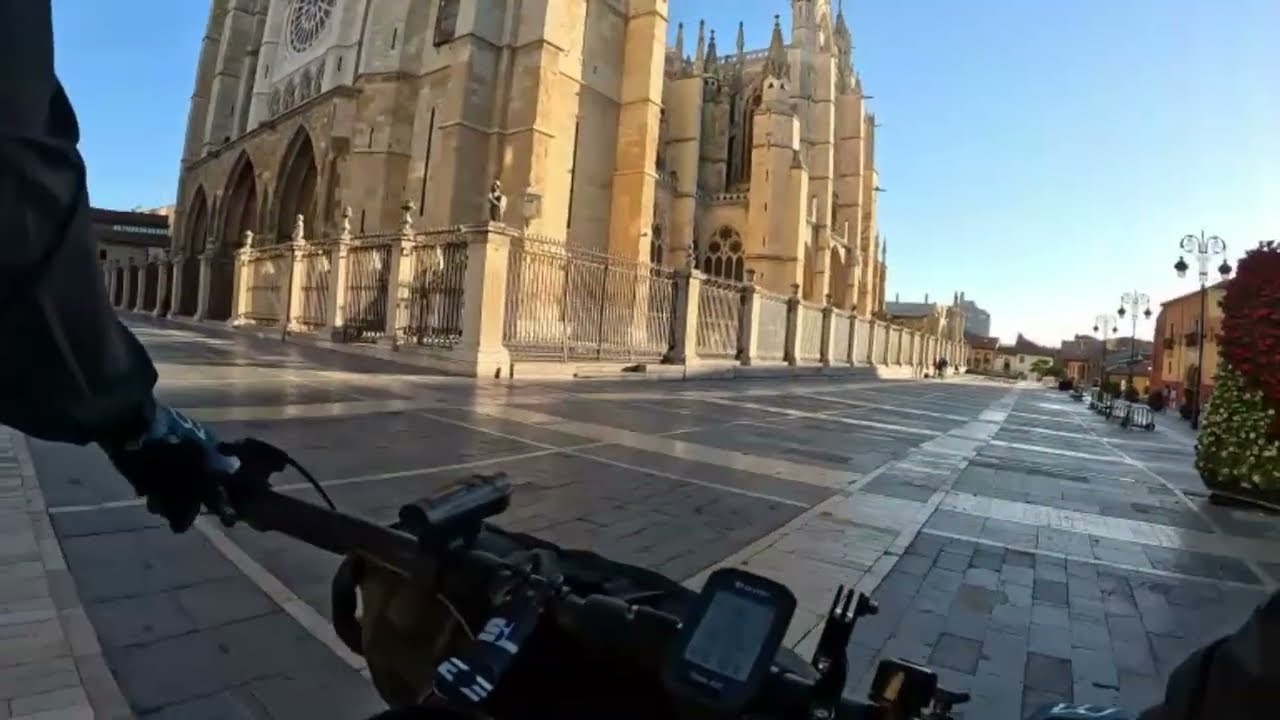 El Camino de Santiago en bicicleta (España). Etapa 1: León - Astorga