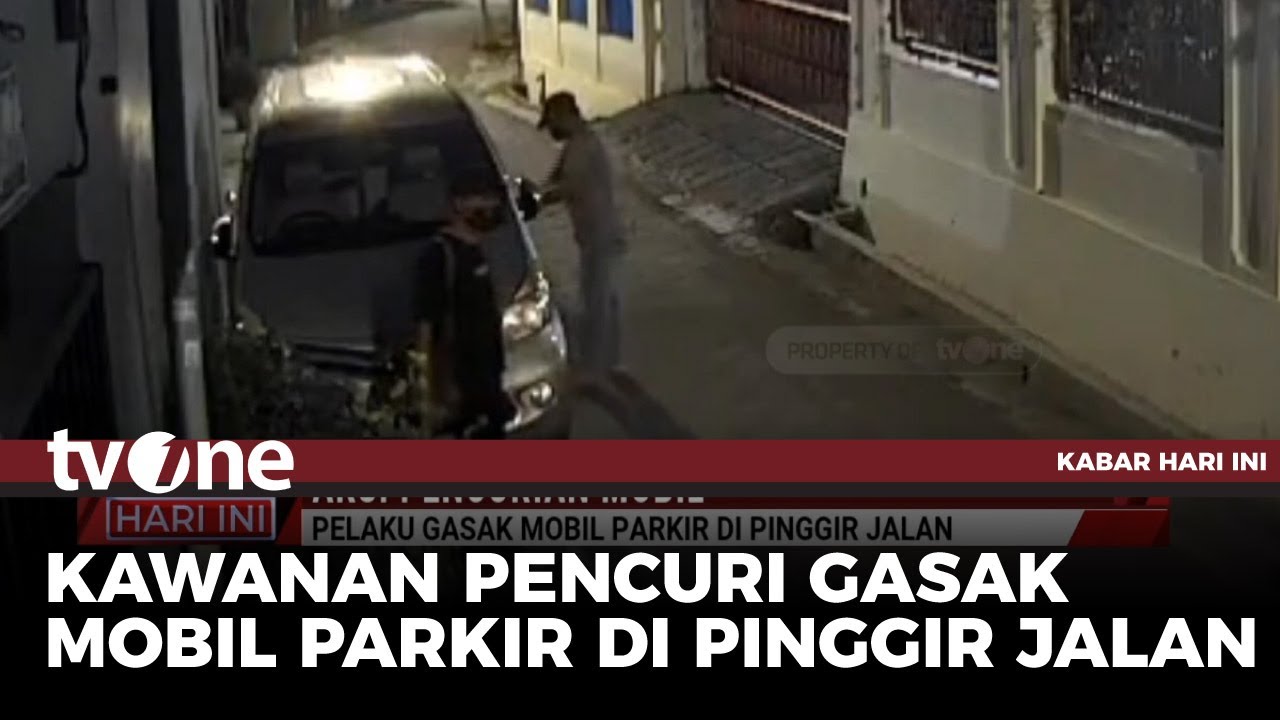 Aksi Pencurian Mobil Terparkir di Pinggir Jalan Rumah Terekam CCTV | Kabar Hari Ini tvOne