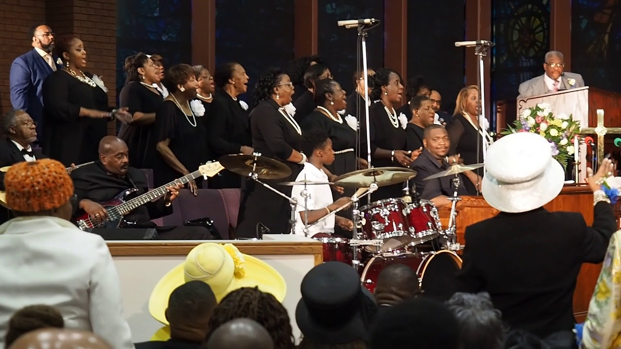 God's Grace (Rev. Luther Barnes) Great Lakes Missionary Baptist  Association Mass Choir