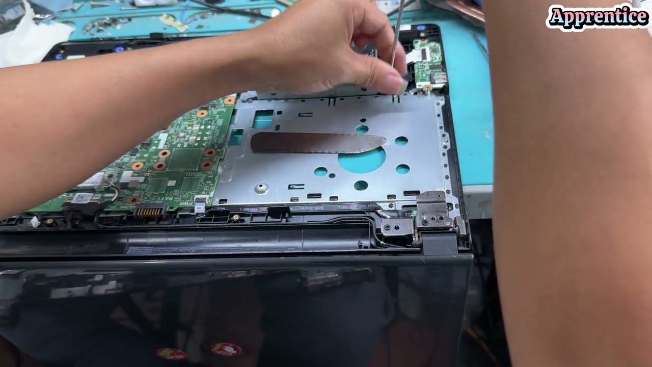 Disassemble Dell inspiron 3567 difficult or easy when...