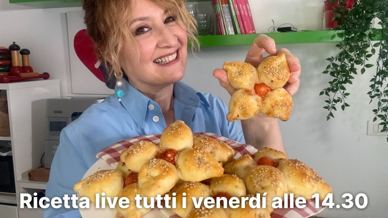 Fiori soffici di PANE ripieni e golosi