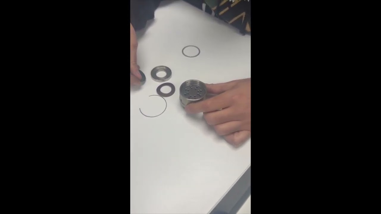 Plate valve maintenance