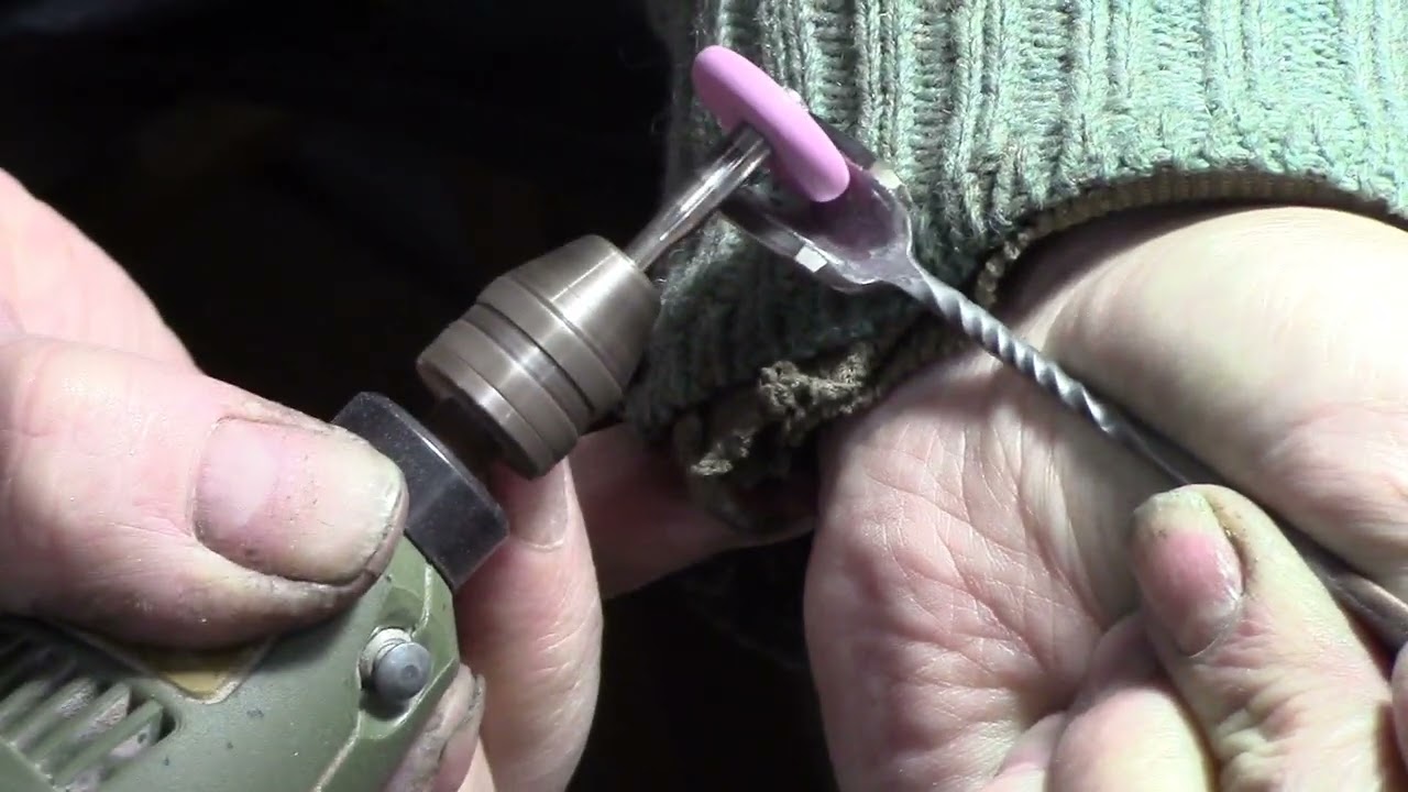 7)  Coltello tre scrocchi molla 3