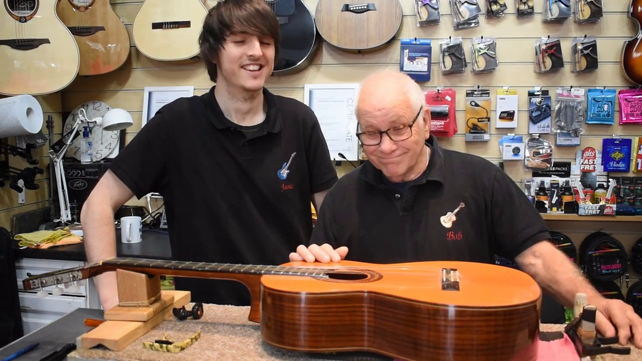 Antoria Classical Guitar - Restring, Service, Set Up & Test (Includes Outtakes)