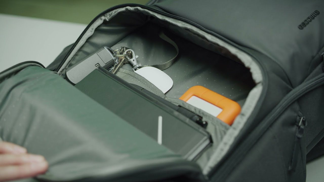Incase A.R.C. Commuter Pack