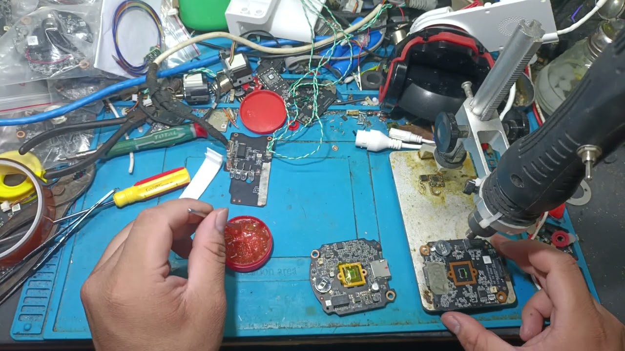 Repairing an EZVIZ H8 camera that has lost power ( Sửa Chữa camera EZVIZ H8 mất nguồn)