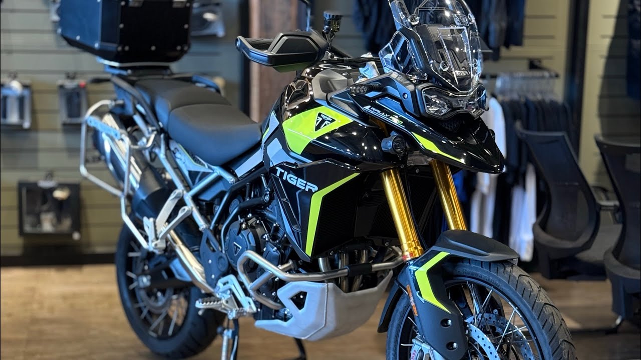 ✨ Triumph Tiger 900 Rally Pro 2026 — Veja a NOVA COR em Detalhes!