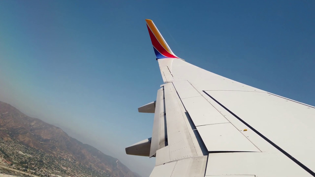 Southwest 737-700 NG Burbank Airport Takeoff | Views of Warner Bros Studios and LA | 4K