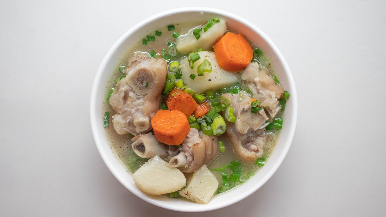 Vietnamese Pig Feet Soup with Potatoes and Carrots (Canh Giò Heo Khoai Tây Cà Rốt)