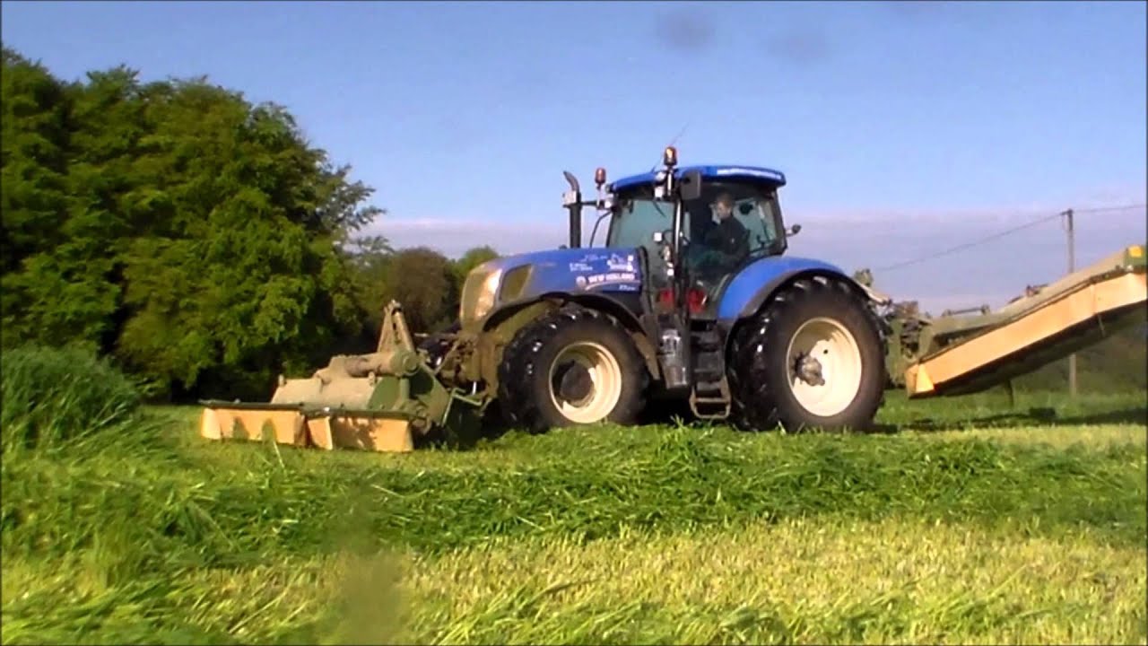 New Holland T 7.270 mäht Grünroggen (Sound)