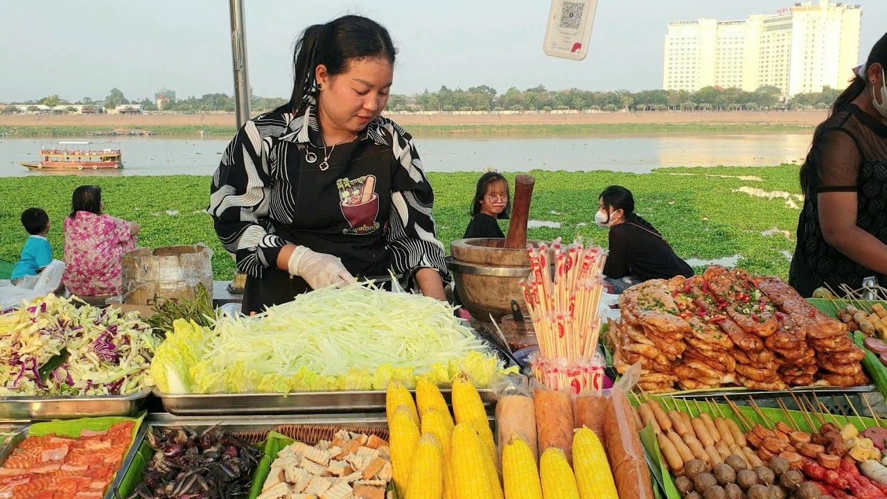 Amazing Street Foods  City & Khmer Food at Riverside Cambodia