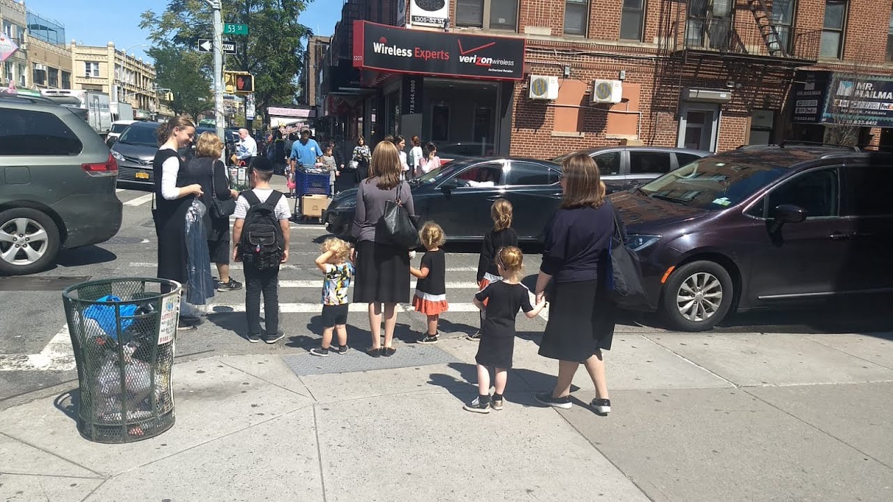 Borough Park In Brooklyn, NY Walkthrough Tour