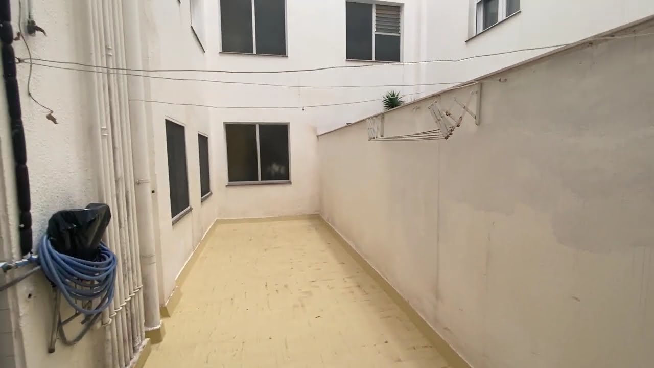 AMPLIO APARTAMENTO CON GARAJE EN UBICACIÓN CÉNTRICA EN AVENIDA LIBERTAD