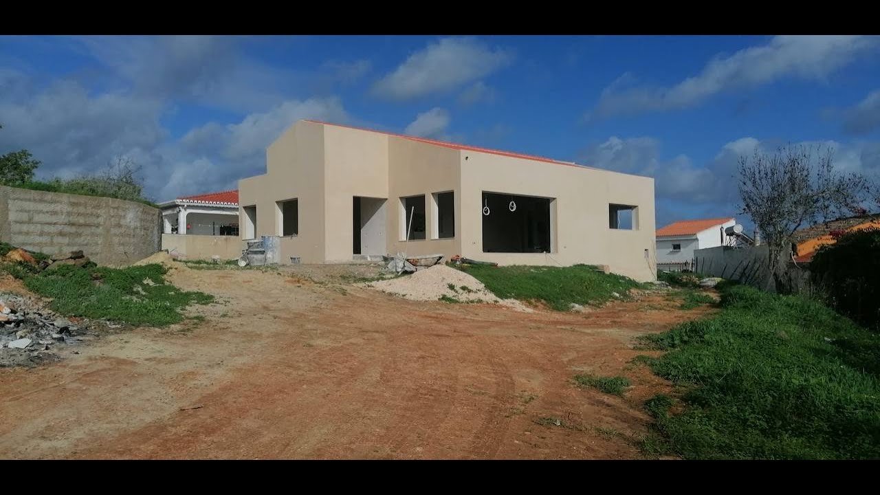 Primeira Casa em Blocos de C&acirc;nhamo - Portugal
