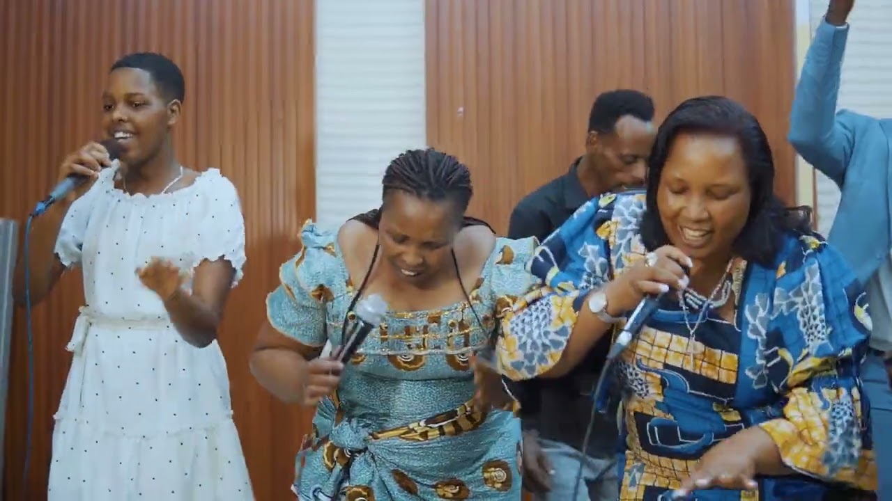 AZAHORA ABAKENYEZA -Couple Veiko&Aline(cover).Official video 2026