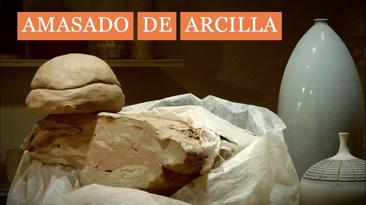 CURSO DE CERAMICA - AMASADO DE LA ARCILLA.