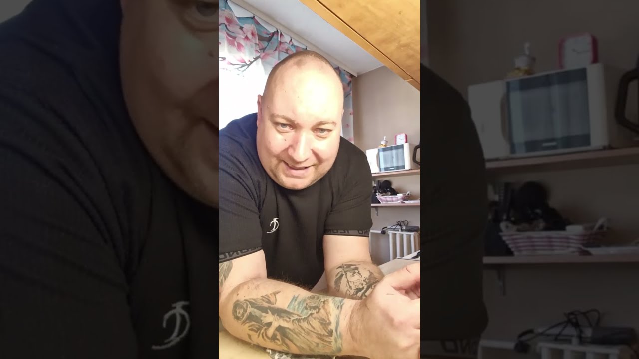 Egy kis p&ouml;rk&ouml;lt t&eacute;szt&aacute;val #youtube #live #vlogger #tiktok #tiktokvideo #főz&eacute;s #foryou #locapantera